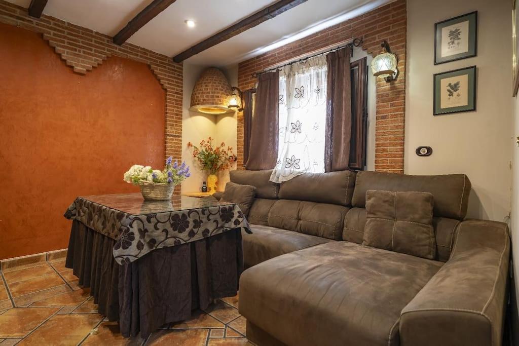 Casa Con Patio Y Terraza En Barrio Historico De La Villa, Junto Al Adarve Priego De Cordoba Luaran gambar