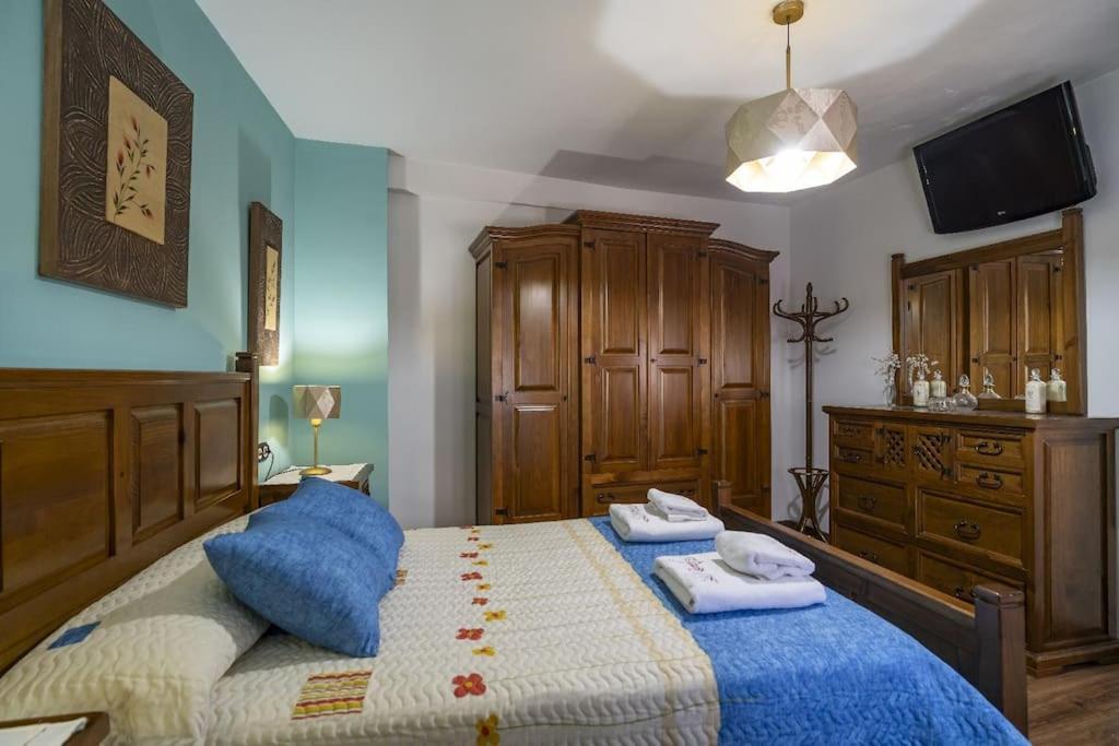 Casa Con Patio Y Terraza En Barrio Historico De La Villa, Junto Al Adarve Priego De Cordoba Luaran gambar