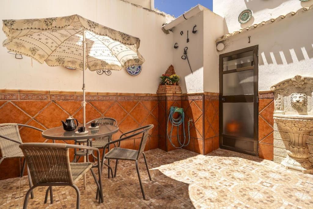 Casa Con Patio Y Terraza En Barrio Historico De La Villa, Junto Al Adarve Priego De Cordoba Luaran gambar