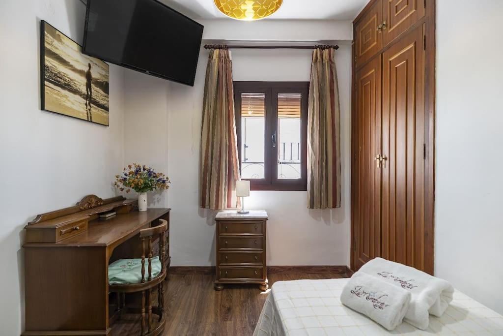 Casa Con Patio Y Terraza En Barrio Historico De La Villa, Junto Al Adarve Priego De Cordoba Luaran gambar